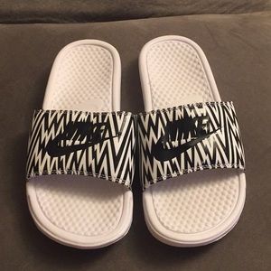 Nike flip flops